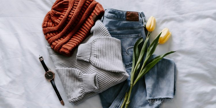 orange knit cap